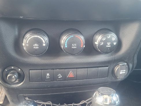 Used 2013 Jeep Wrangler Unlimited Sport image 20