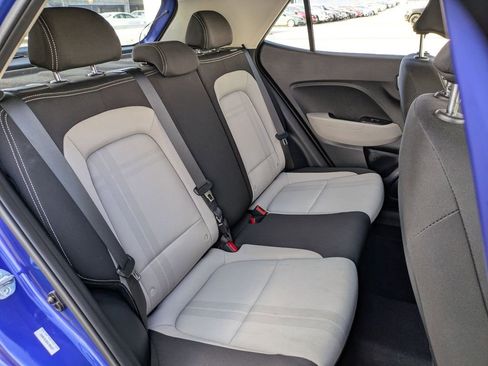 Used 2025 Hyundai Venue SEL image 27