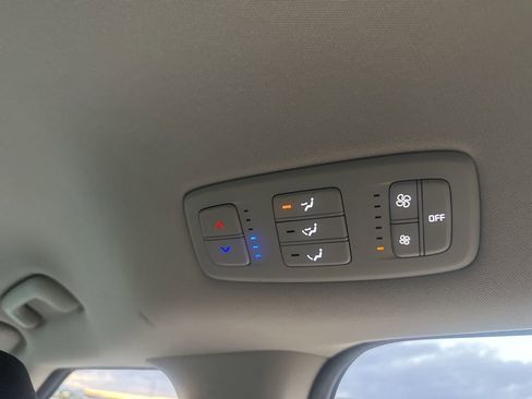 Used 2022 Kia Carnival LX image 13