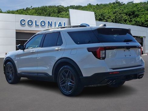 Certified 2025 Ford Explorer ST AWD/4WD image 4
