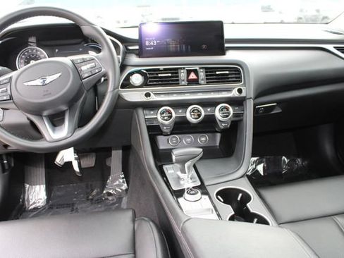 Used 2022 Genesis G70 2.0T RWD image 13