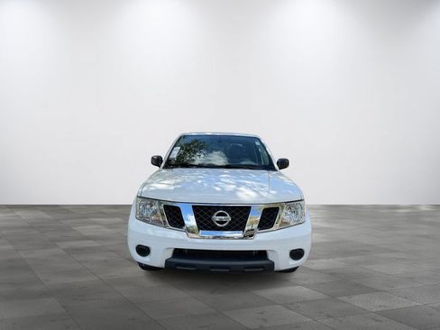 Used 2019 Nissan Frontier SV RWD image 2