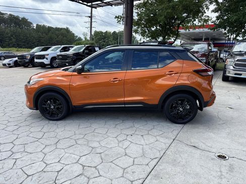 Used 2021 Nissan Kicks SR FWD image 9