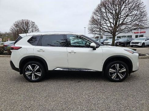 Certified 2023 Nissan Rogue Platinum AWD/4WD image 9
