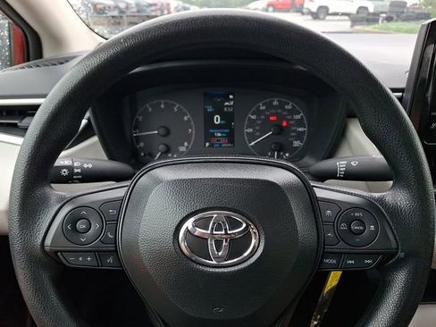 Certified 2025 Toyota Corolla LE FWD image 18