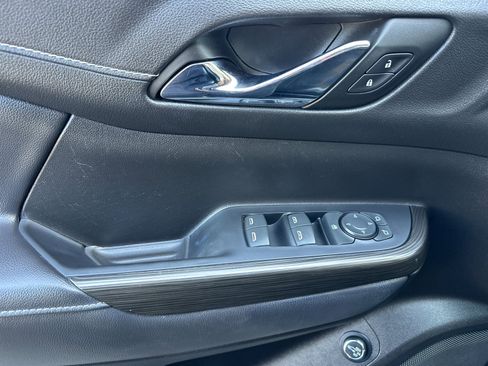 Used 2023 GMC Acadia SLT image 10