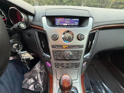 Used 2010 Cadillac CTS Luxury image 16