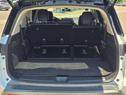 Used 2026 Nissan Pathfinder Platinum w/ Cargo Package FWD image 9