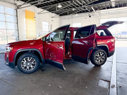 Used 2020 GMC Acadia SLE w/ LPO, Floor Liner Package image 17