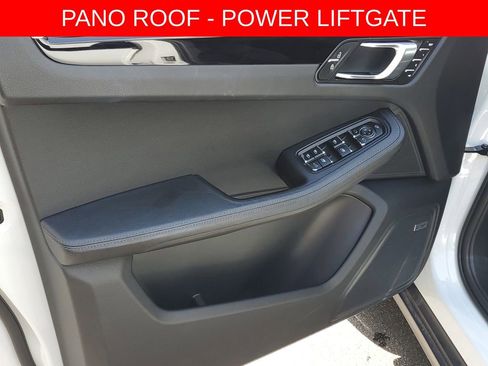 Used 2022 Porsche Macan AWD/4WD image 17