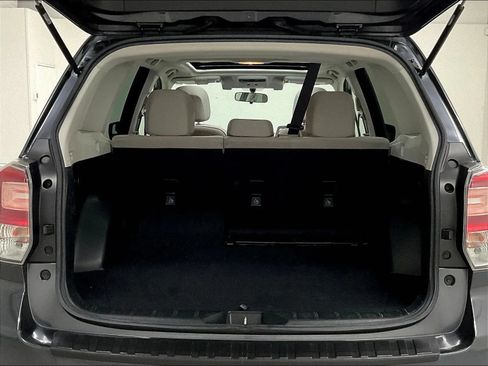 Used 2017 Subaru Forester 2.5i Premium AWD/4WD image 46