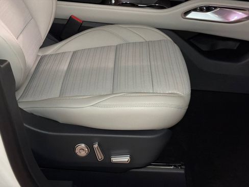 New 2026 Lincoln Nautilus Reserve AWD/4WD image 12