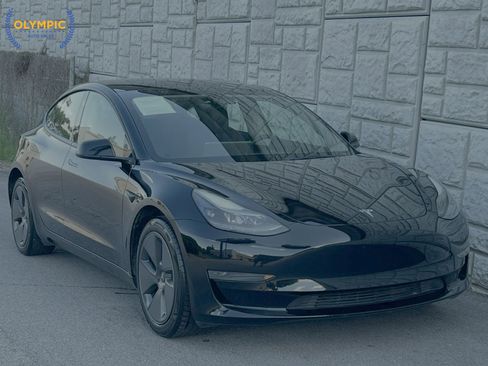Used 2023 Tesla Model 3 Standard Range RWD image 3