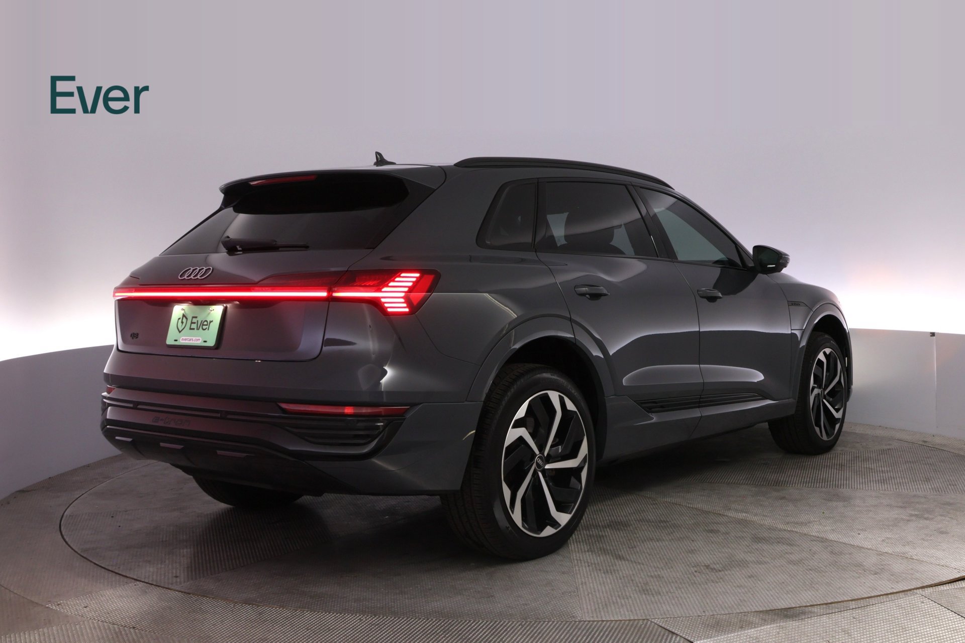 Used 2024 Audi Q8 e-tron Prestige w/ Prestige Package AWD/4WD image 3