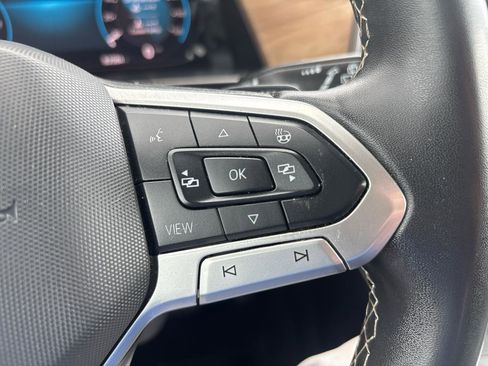 Used 2024 Volkswagen Atlas SE AWD/4WD image 17