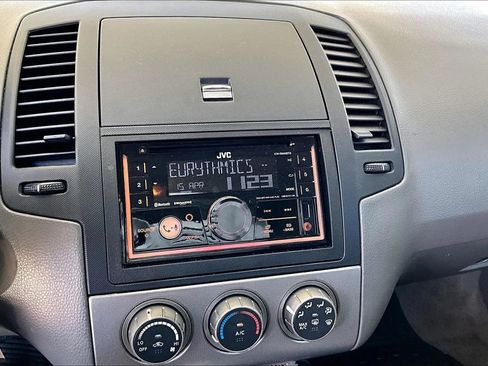 Used 2005 Nissan Altima 2.5 S w/ (F01) Convenience Pkg FWD image 13