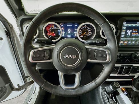 Used 2022 Jeep Gladiator Overland w/ Popular Equipment Package image 9