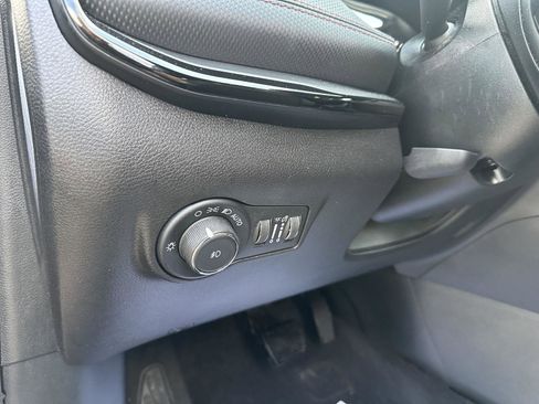 Used 2025 Jeep Compass Trailhawk image 21