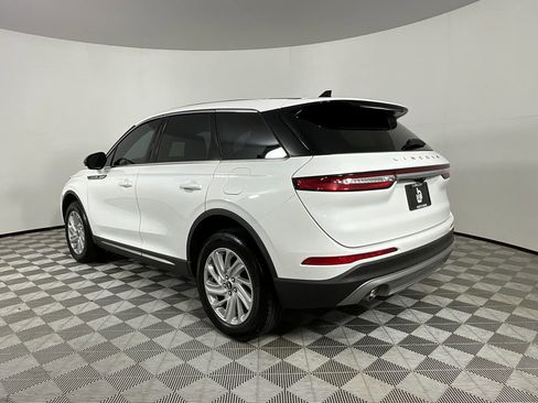 Used 2023 Lincoln Corsair FWD image 3