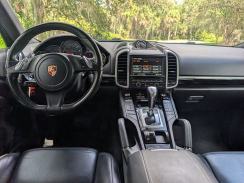 Used 2014 Porsche Cayenne AWD/4WD image 9