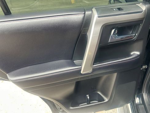 Used 2018 Toyota 4Runner Limited AWD/4WD image 32