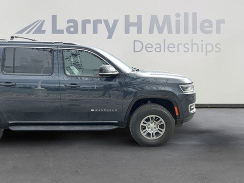 Used 2023 Jeep Wagoneer L 4WD image 15