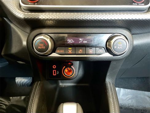 Used 2019 Nissan Kicks SV image 15