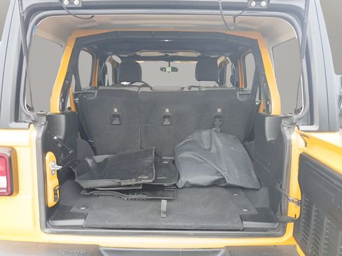 Used 2018 Jeep Wrangler Unlimited Sport S AWD/4WD image 13