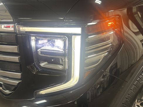 Used 2025 GMC Sierra 1500 SLT RWD image 28