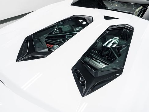 Used 2018 Lamborghini Aventador S image 63