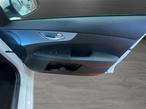 Used 2023 Kia Forte LXS image 28