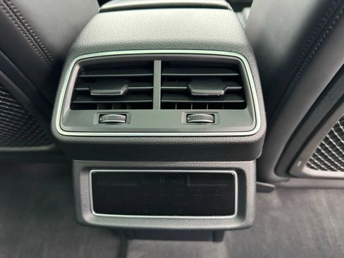 Used 2022 Audi e-tron S Premium Plus image 26