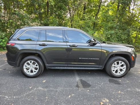Used 2023 Jeep Grand Cherokee Limited w/ Luxury Tech Group II AWD/4WD image 5