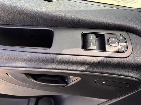 Used 2024 Mercedes-Benz Sprinter 2500 image 29