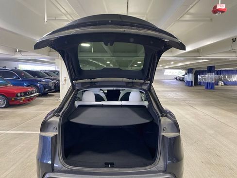 Used 2026 Tesla Model Y AWD image 7