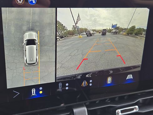 New 2026 Chevrolet Equinox ACTIV w/ Convenience Package III image 30