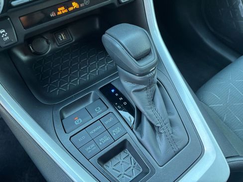 Used 2025 Toyota RAV4 XLE image 35