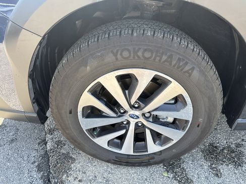 Certified 2025 Subaru Outback Premium image 9