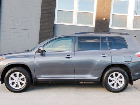 Used 2012 Toyota Highlander SE image 5