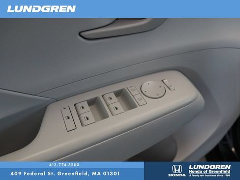 Used 2025 Hyundai Kona SEL AWD/4WD image 16
