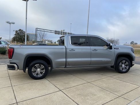 Used 2024 GMC Sierra 1500 SLE w/ Preferred Package image 11