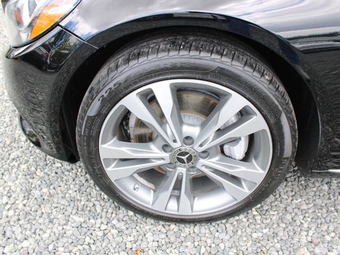 Used 2017 Mercedes-Benz C 300 4MATIC Sedan image 28
