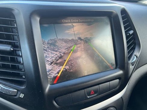 Used 2014 Jeep Cherokee Trailhawk w/ Comfort/Convenience Group image 17