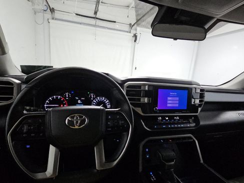 Used 2022 Toyota Tundra SR5 w/ SR5 Premium Package RWD image 13