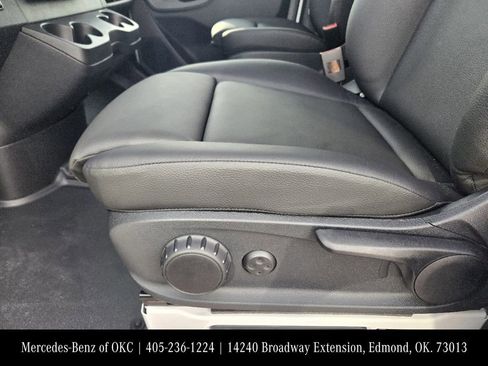Used 2025 Mercedes-Benz Sprinter 2500 image 23