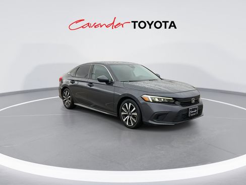 Used 2022 Honda Civic EX image 2