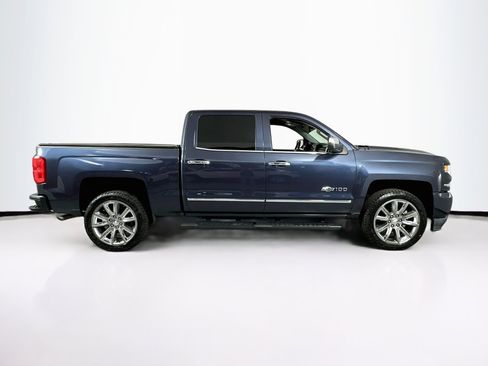 Used 2018 Chevrolet Silverado 1500 LTZ Z71 w/ Centennial Edition AWD/4WD image 4
