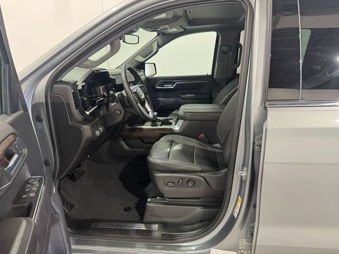 Used 2023 GMC Sierra 1500 SLT w/ SLT Convenience Package AWD/4WD image 14