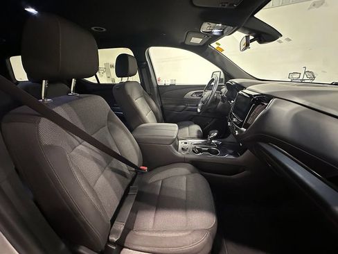 Used 2022 Chevrolet Traverse LT FWD image 29