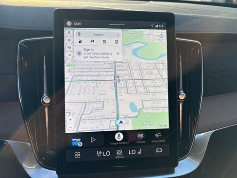 Used 2025 Volvo XC90 B6 Plus image 24